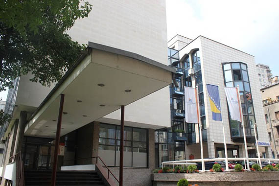 Union-banka-ulaz