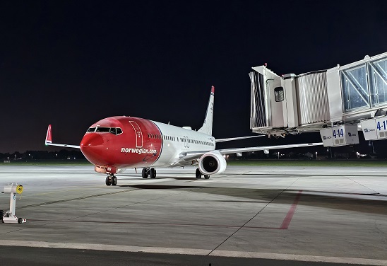 Norwegian-Air-avion-pista