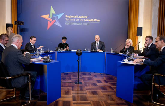 kristo-samit-tirana